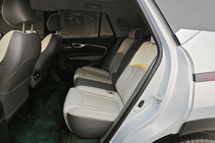 埃安 AION V 2022款 Plus 80 领袖版 三元锂中控内饰7007