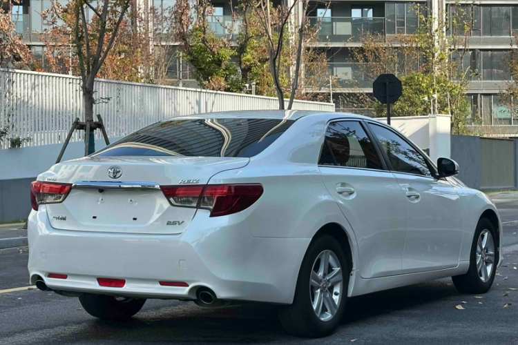 丰田 锐志 2013款 2.5V 菁锐版车身外观6006