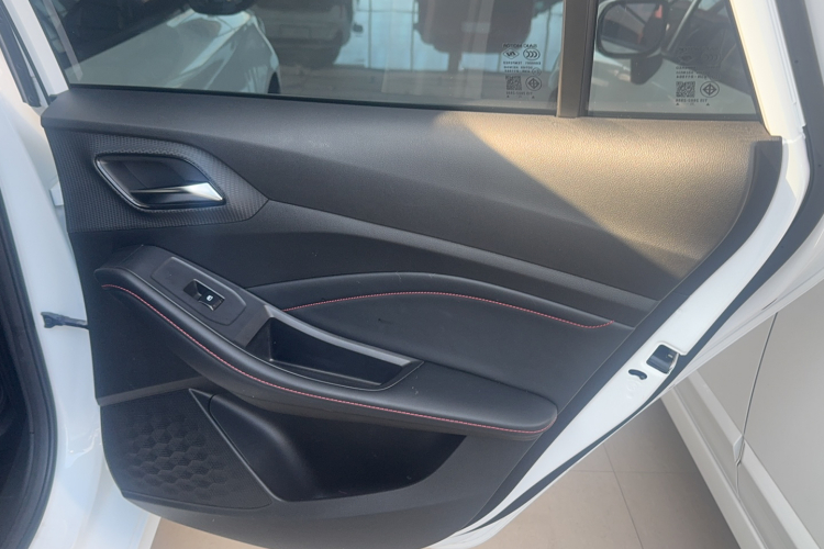 名爵 MG5 2022款 180DVVT CVT青春风尚版局部细节9008