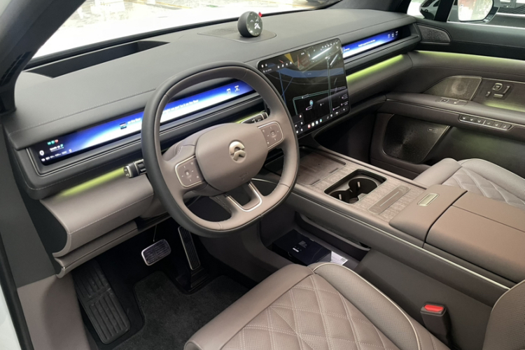 蔚来ES8 2026款 六座行政豪华版中控内饰7010