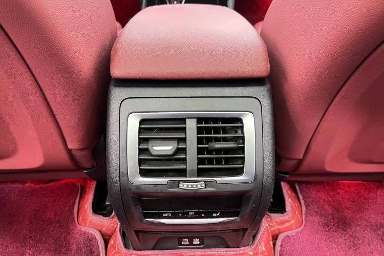 宝马X3 2022款 改款 xDrive25i M运动套装中控内饰7005