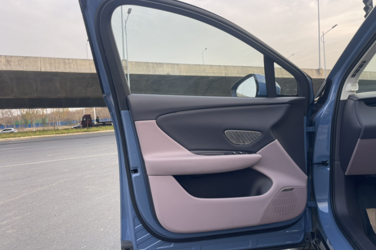 红旗天工06 2025款 660 四驱 智选版中控内饰7003