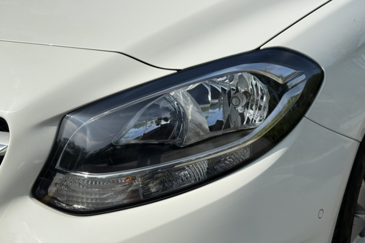 奔驰B级 2017款 B 200 动感型车身外观6003