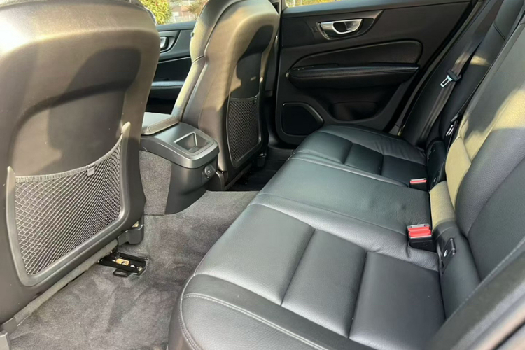 沃尔沃S60 2022款 B4 智远豪华版中控内饰7001