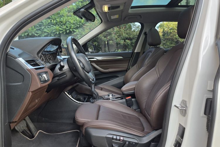 宝马X1 2016款 sDrive20Li 豪华型车身外观6010