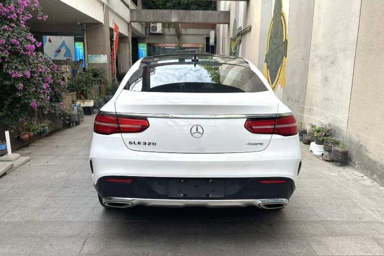 奔驰GLE轿跑 2017款 GLE 320 4MATIC 轿跑SUV车身外观6006