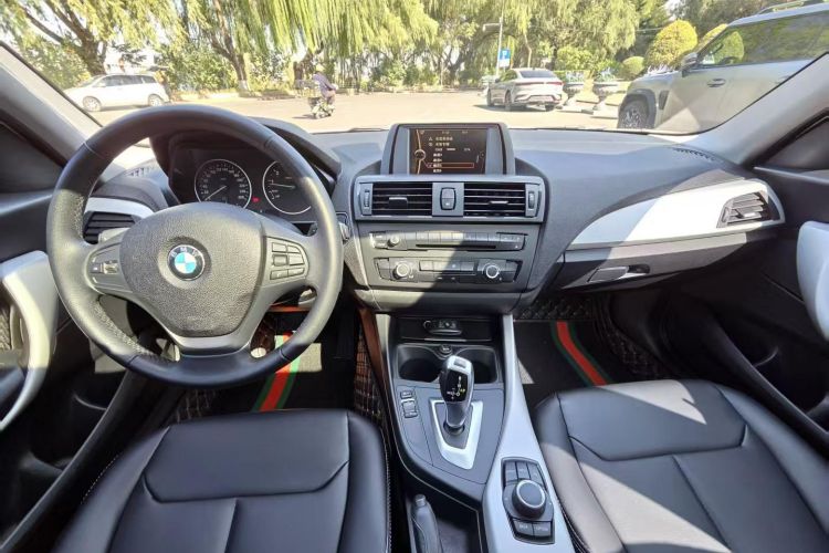 宝马1系(进口) 2013款 改款 116i 领先型中控内饰7001