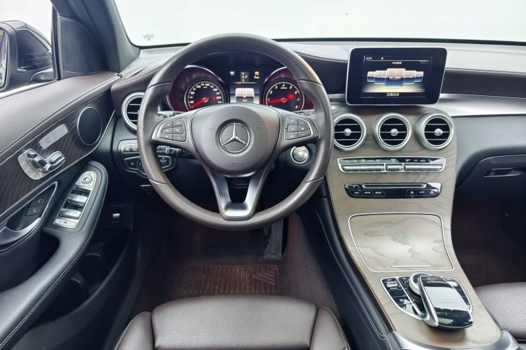 奔驰GLC 2017款 GLC 300 4MATIC 动感型中控内饰7004