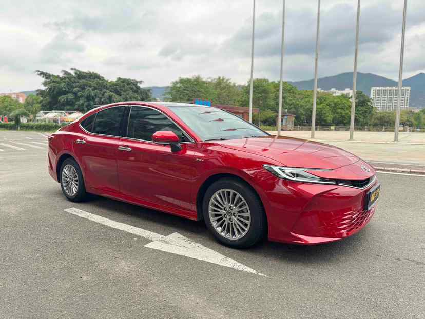 丰田 凯美瑞 2024款  双擎 2.0HG 尊贵版(4)