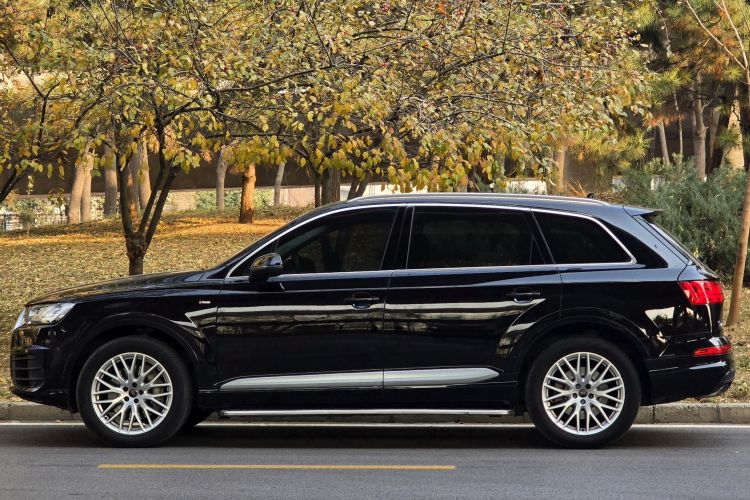 奥迪Q7 2018款 45 TFSI 技术型车身外观6005