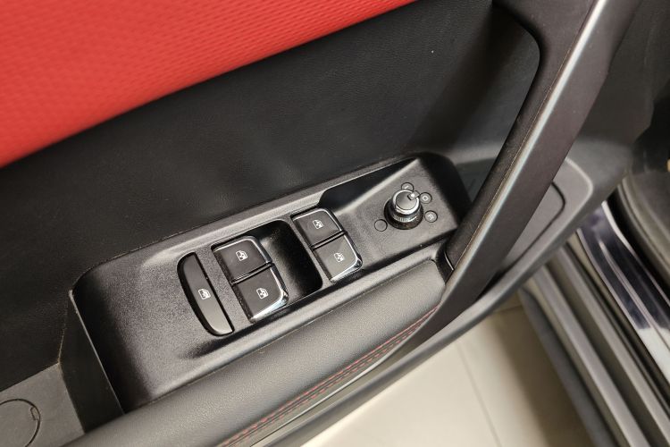 东风风神 奕炫GS 2021款 230T 自动追曜武士版中控内饰7012