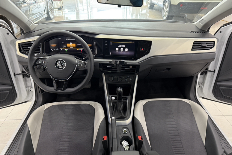 大众 Polo 2023款  Plus 1.5L 自动炫彩科技版中控内饰7001