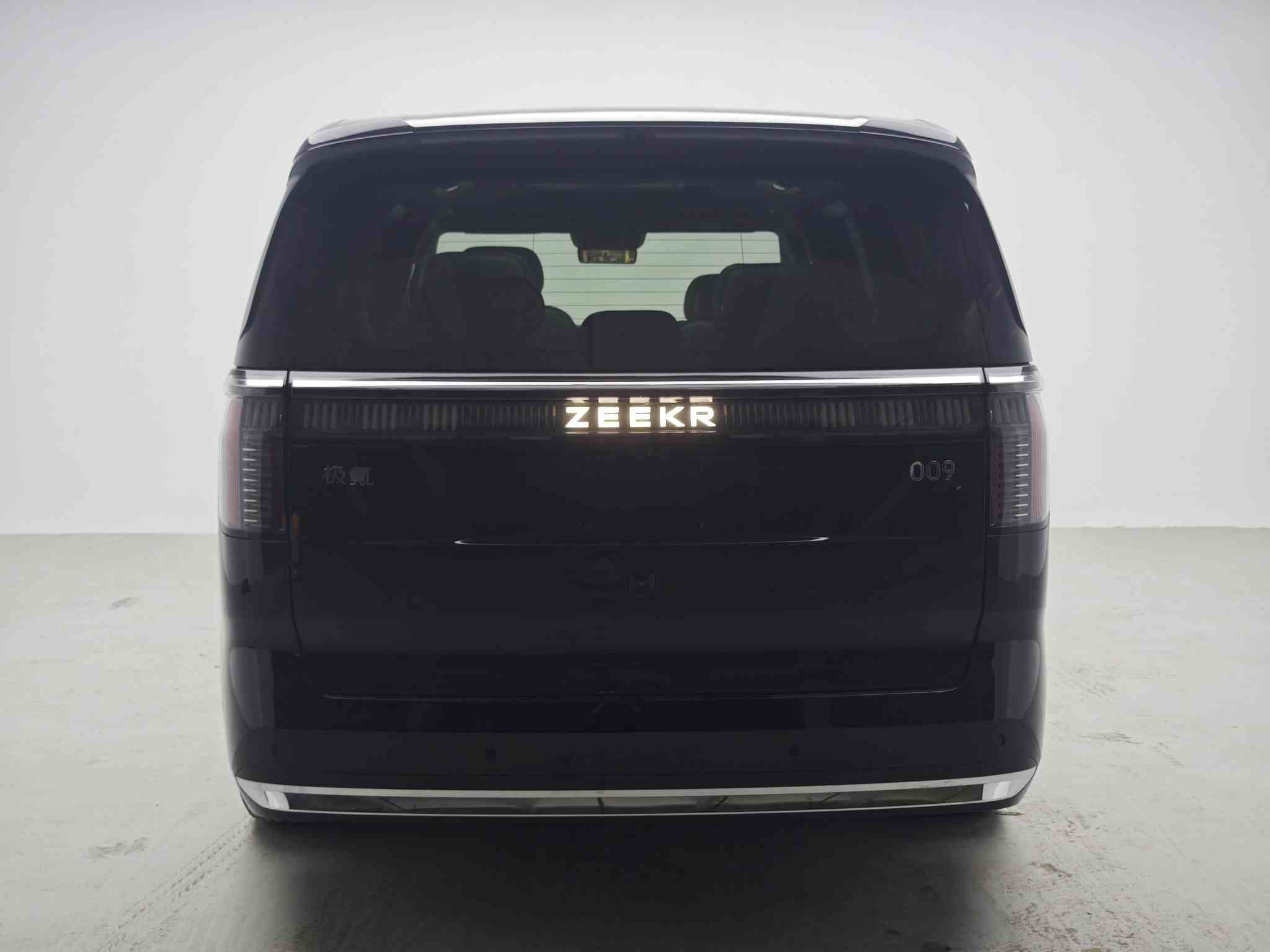 极氪009 2024款 七座过道版四驱 108kWh(5)