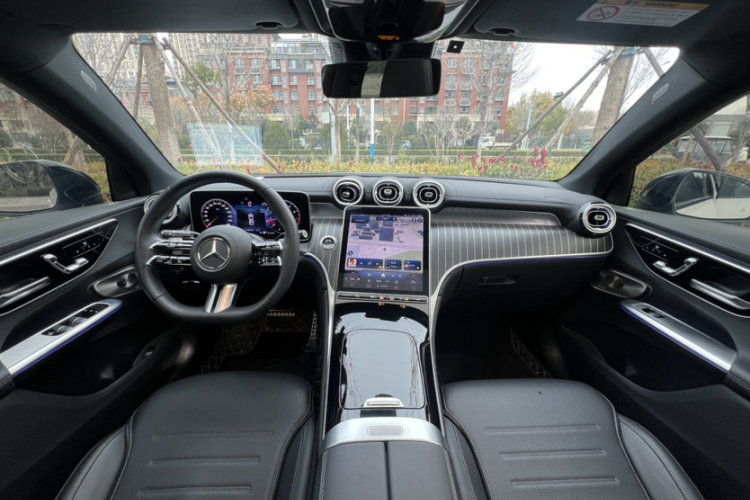 奔驰GLC轿跑 2024款 GLC 300 4MATIC 轿跑SUV中控内饰7003
