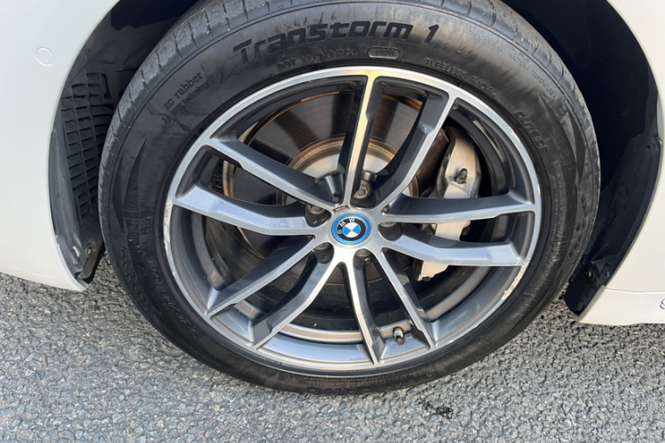 宝马5系新能源 2022款 改款 535Le M运动套装车身外观6008