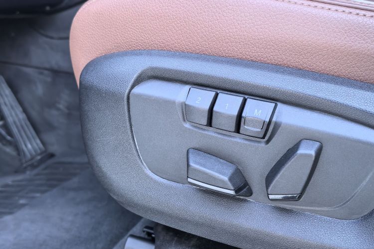 宝马X5（平行进口）中控内饰7013