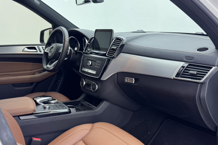奔驰GLE 2016款 GLE 450 AMG 4MATIC中控内饰7012