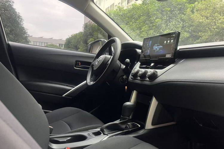 丰田 卡罗拉锐放 2023款 2.0L 先锋版中控内饰7002