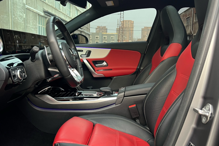 奔驰A级AMG(进口) 2022款 AMG A 35 4MATIC中控内饰7003