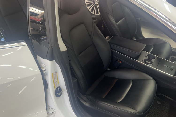 特斯拉 Model 3 2019款 标准续航后驱升级版局部细节41