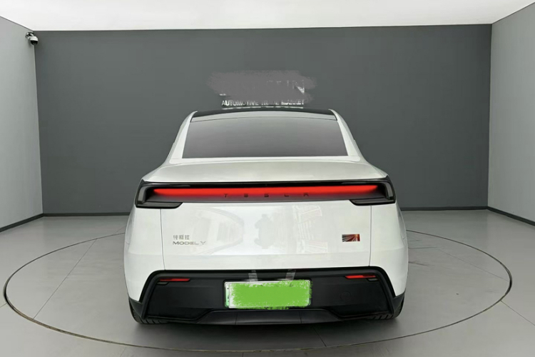 特斯拉 Model Y 2025款 后轮驱动 首发版车身外观6007