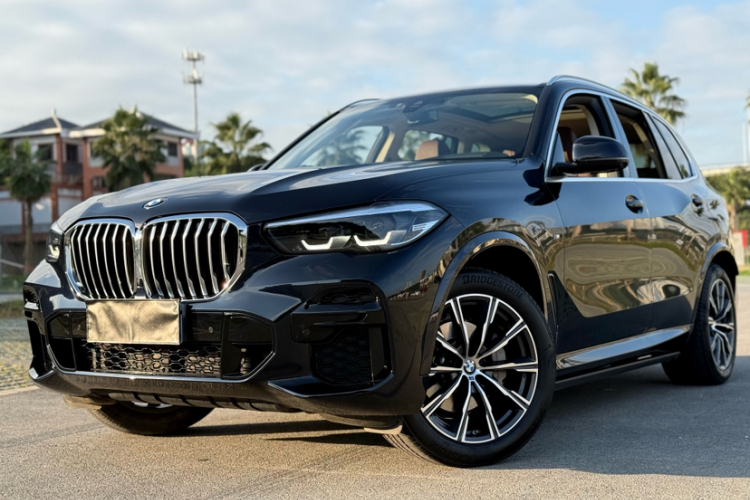 宝马X5(进口) 2022款 xDrive30i M运动套装车身外观6001