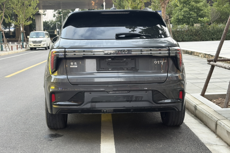 领克01 EM-P 2023款 1.5TD EM-P PM车身外观6005