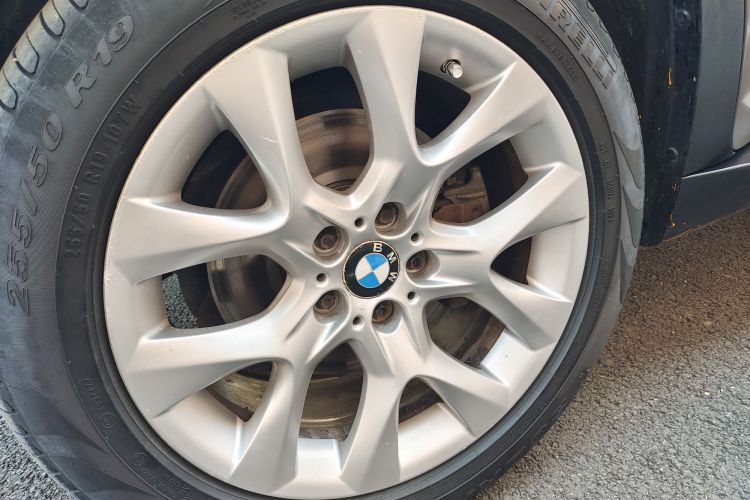 宝马X5(进口) 2011款 xDrive35i 豪华型局部细节9008