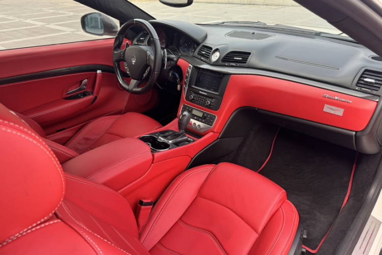 玛莎拉蒂 GranTurismo 2007款 4.2L 标准版中控内饰7007