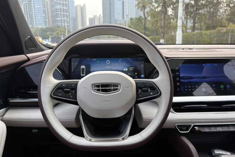 吉利汽车 星越L 2021款 2.0TD DCT EVO两驱尊贵型中控内饰7003