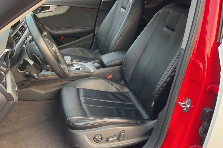 奥迪A4L 2017款 Plus 40 TFSI 进取型局部细节19