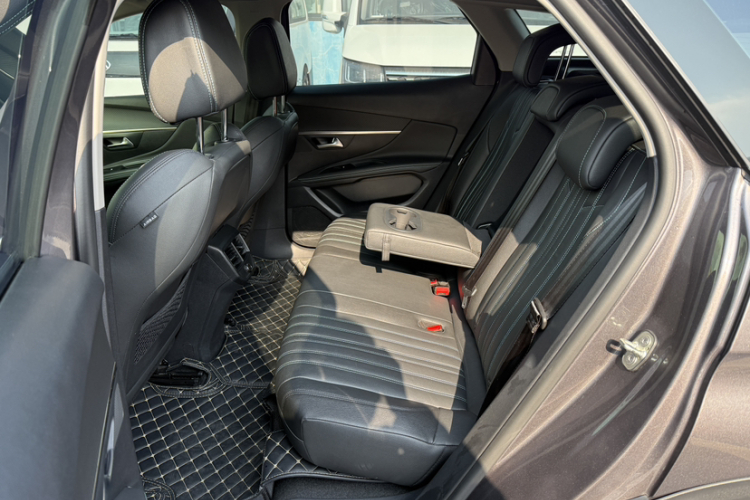 标致4008 2021款 360THP 科技版中控内饰7008