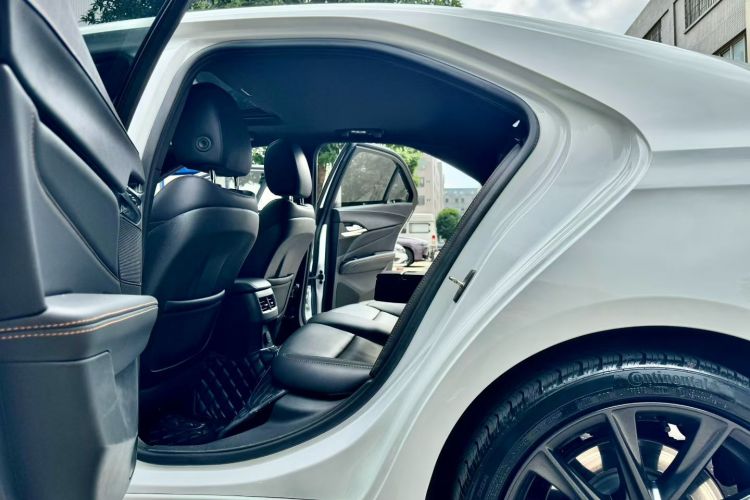 凯迪拉克CT4 2021款 28T 尊贵型中控内饰7002