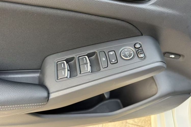 本田 思域 2022款 240TURBO CVT燃动版中控内饰7011