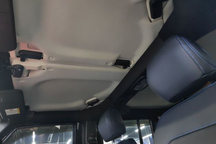 北京BJ40 2018款 PLUS 2.0T 自动四驱城市猎人版局部细节22