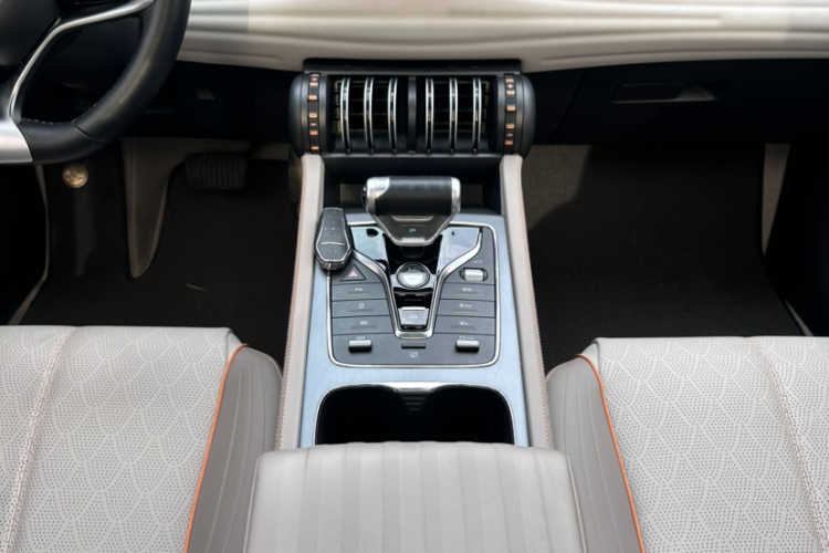 比亚迪 元PLUS 2023款 冠军版 430KM 超越型中控内饰7005