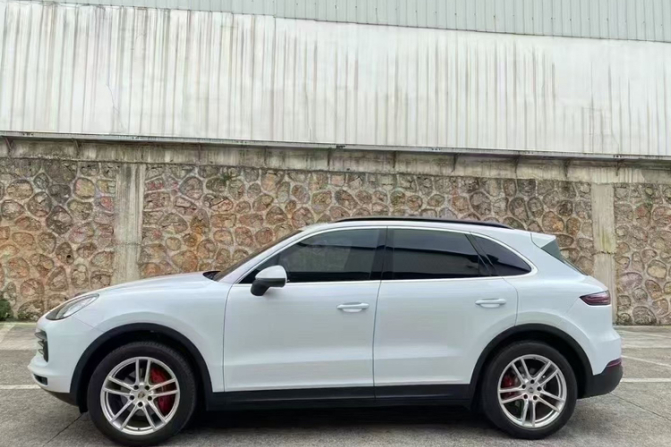 保时捷 2018款 Cayenne 3.0T车身外观6002