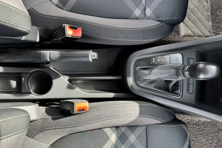 名爵3 2017款 1.5L 自动智联精英版中控内饰7005