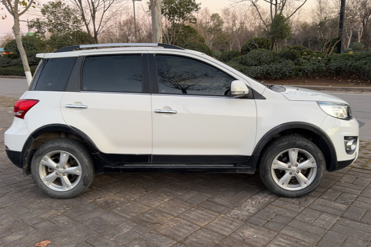 哈弗H1 2017款 红标 1.5L AMT舒适型车身外观6003