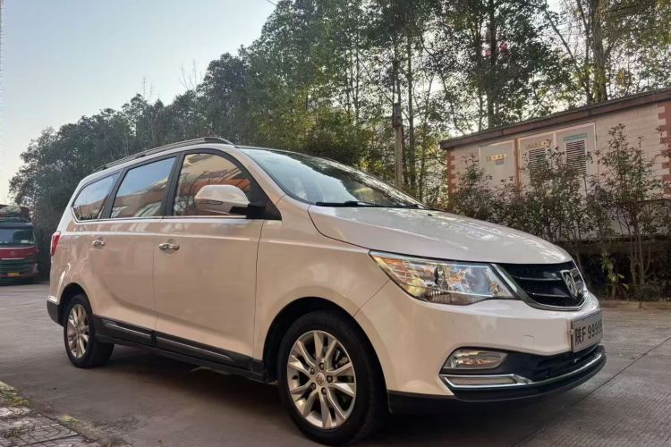 宝骏730 2016款 1.5L 手动舒适型 7座 国V车身外观6002