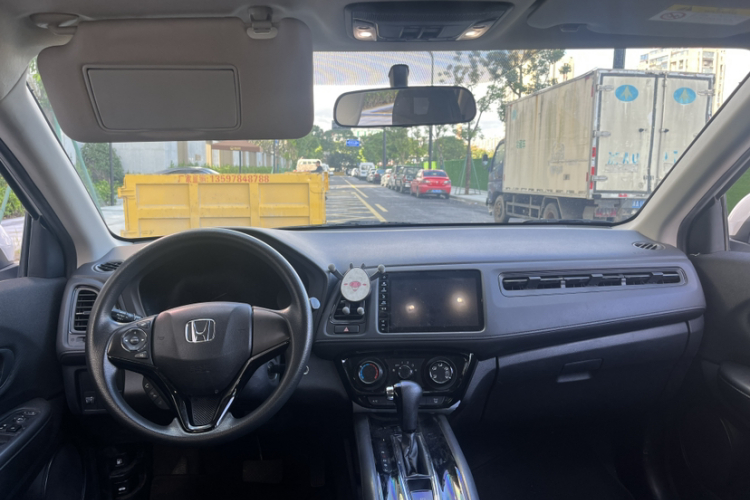 本田 缤智 2020款 1.5L CVT先锋版中控内饰7001