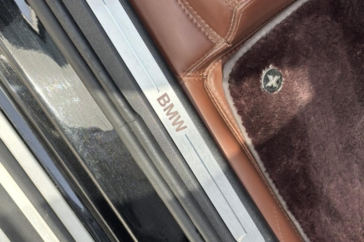 宝马X7 2023款 xDrive40i 领先型豪华套装中控内饰7007