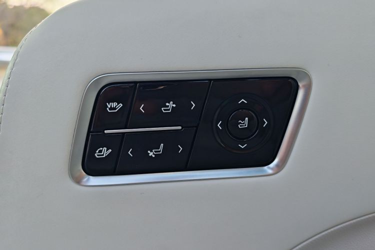 别克GL8新能源 2026款 陆尊 奢享版局部细节9012