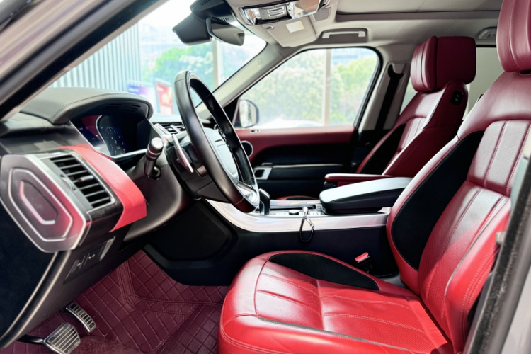 路虎 揽胜运动版 2021款 3.0 L6 耀黑版中控内饰7007