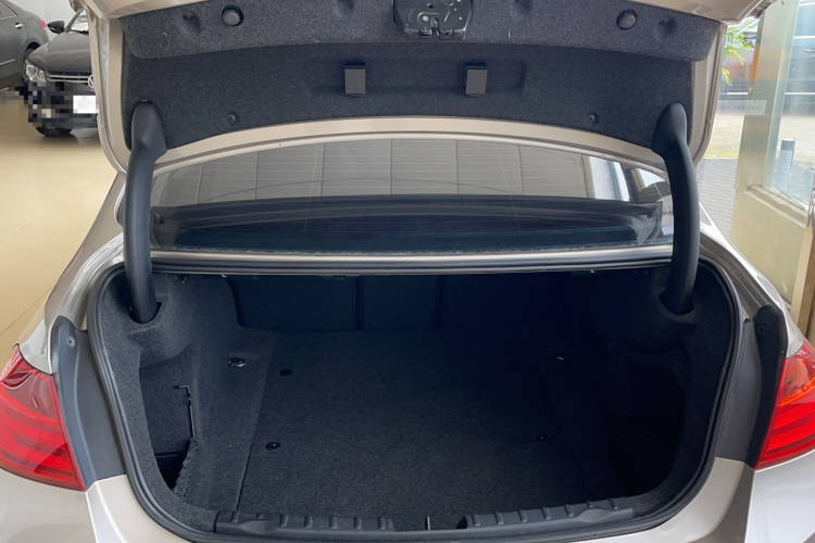 宝马3系 2015款 320Li 时尚型局部细节23