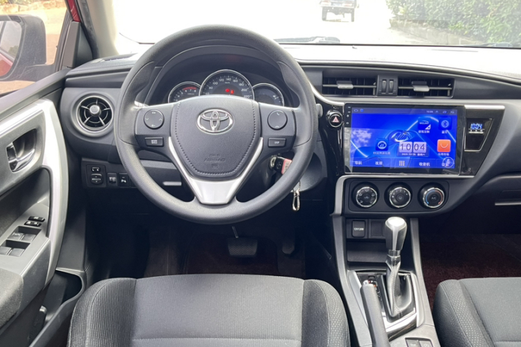 丰田 雷凌 2017款 改款 185T CVT精英版 国V中控内饰7002