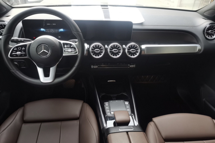 奔驰GLB 2020款 改款 GLB 200 动感型中控内饰7001