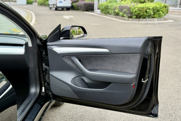 特斯拉 Model 3 2021款 标准续航后驱升级版 3D6中控内饰7013