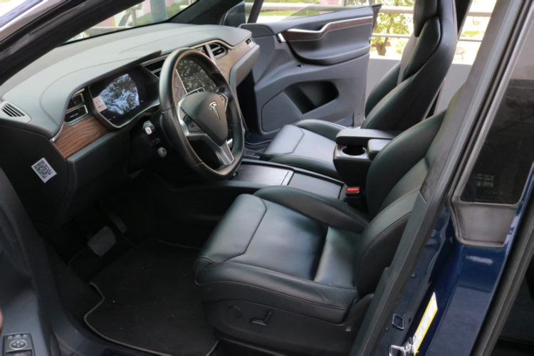 特斯拉 2017款 Model X 100D 长续航版中控内饰7009