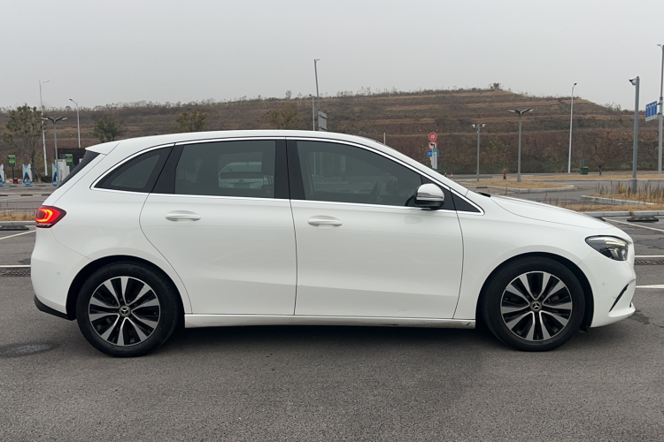 奔驰B级 2021款 B 200 动感型车身外观6003